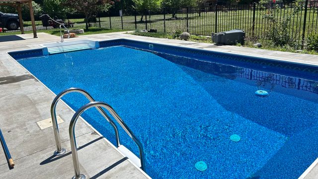 681 Mill St, Agawam, MA 01030