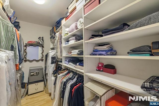 214 The Promenade 214, Edgewater, NJ 07020