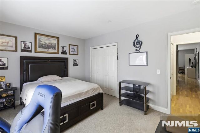 214 The Promenade 214, Edgewater, NJ 07020