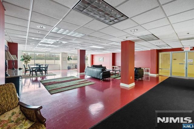 214 The Promenade 214, Edgewater, NJ 07020