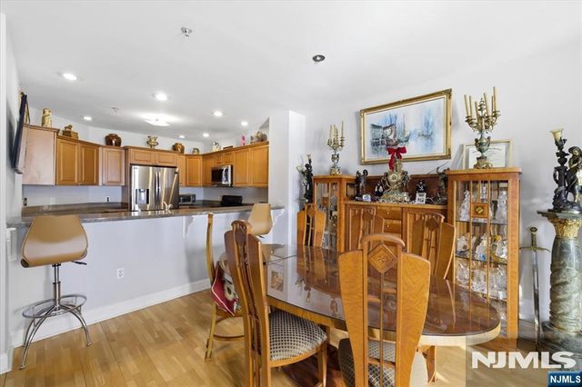 214 The Promenade 214, Edgewater, NJ 07020