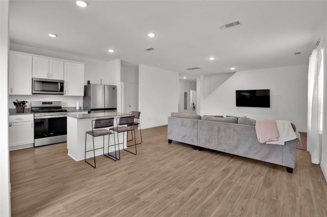 234 Pine Cavern Drive, Conroe, TX 77378