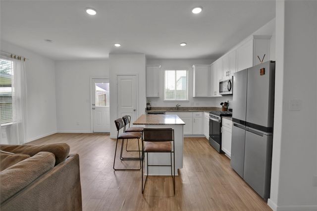 234 Pine Cavern Drive, Conroe, TX 77378