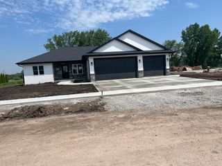 422 PAULS PLACE, Oshkosh, WI 54904