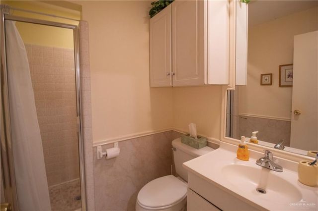 6805 N 15th Lane, Mcallen, TX 78504