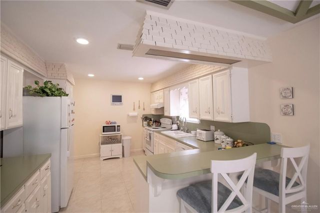 6805 N 15th Lane, Mcallen, TX 78504