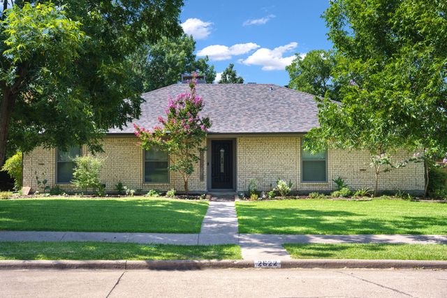 2622 Winterlake Drive, Carrollton, TX 75006