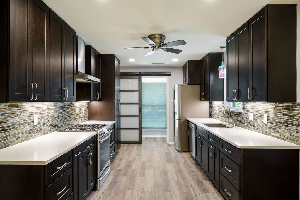 2622 Winterlake Drive, Carrollton, TX 75006