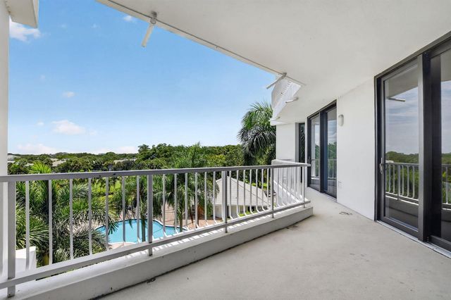 20310 Fairway Oaks Drive 143, Boca Raton, FL 33434
