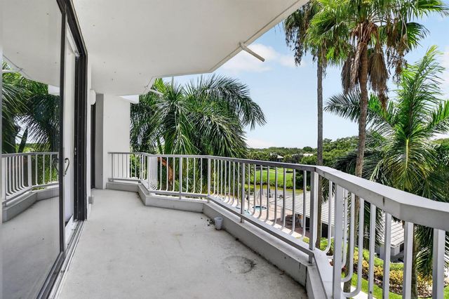 20310 Fairway Oaks Drive 143, Boca Raton, FL 33434