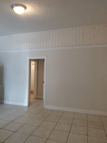4610 Belvedere Road, Haverhill, FL 33415