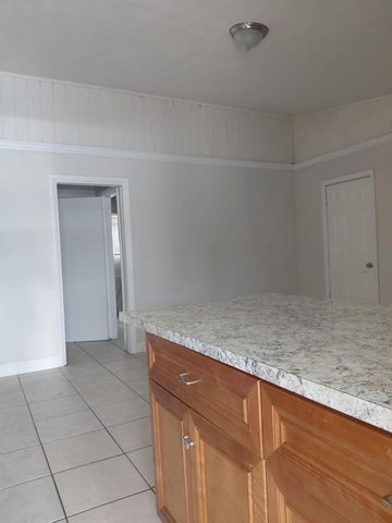 4610 Belvedere Road, Haverhill, FL 33415