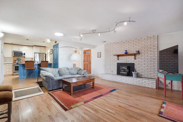 205 Natalie Avenue NW, Albuquerque, NM 87107