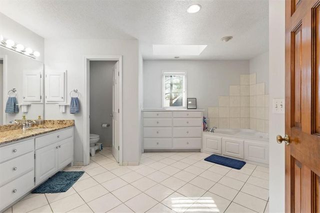 8113 W 99th Street, Overland Park, KS 66212