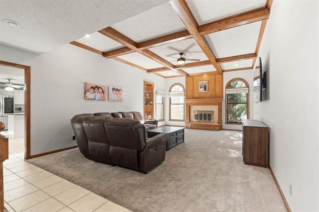 8113 W 99th Street, Overland Park, KS 66212