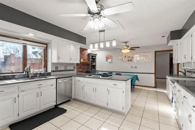 8113 W 99th Street, Overland Park, KS 66212