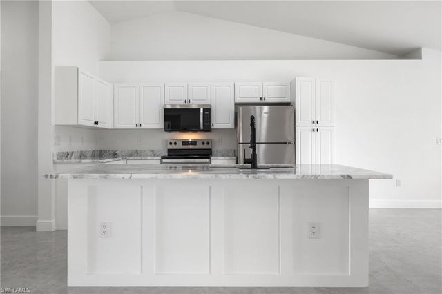 1718 NE 40th LN, Cape Coral, FL 33909