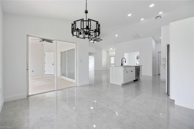 1718 NE 40th LN, Cape Coral, FL 33909