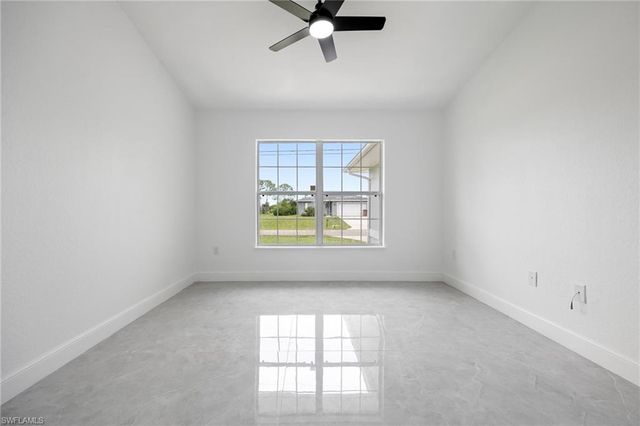 1718 NE 40th LN, Cape Coral, FL 33909