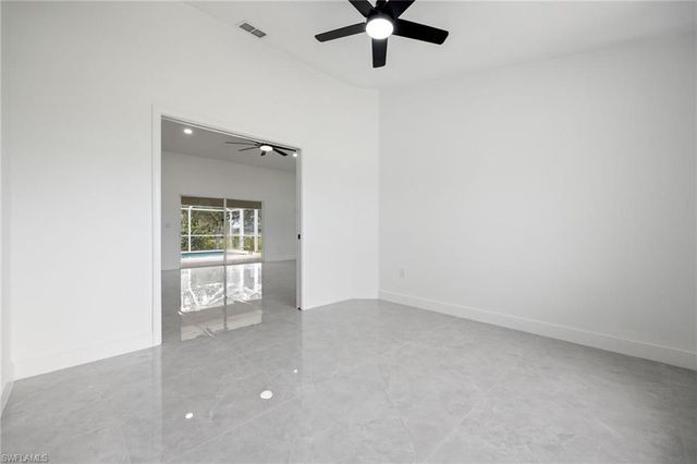 1718 NE 40th LN, Cape Coral, FL 33909