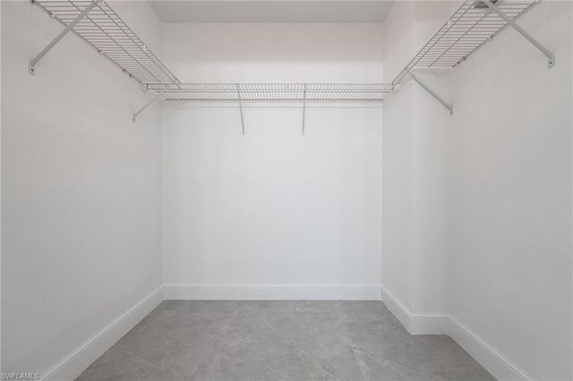 1718 NE 40th LN, Cape Coral, FL 33909