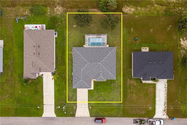 1718 NE 40th LN, Cape Coral, FL 33909