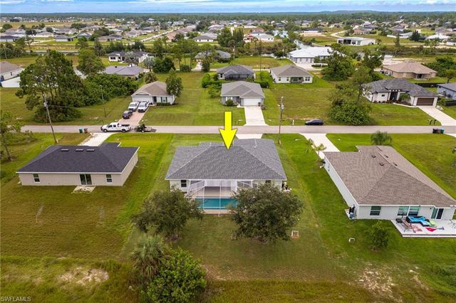 1718 NE 40th LN, Cape Coral, FL 33909