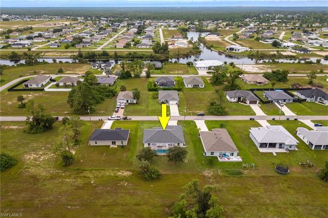 1718 NE 40th LN, Cape Coral, FL 33909