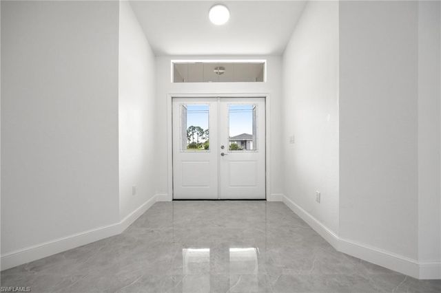 1718 NE 40th LN, Cape Coral, FL 33909