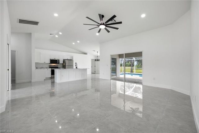 1718 NE 40th LN, Cape Coral, FL 33909