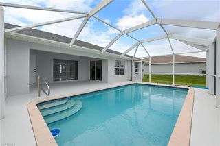 1718 NE 40th LN, Cape Coral, FL 33909