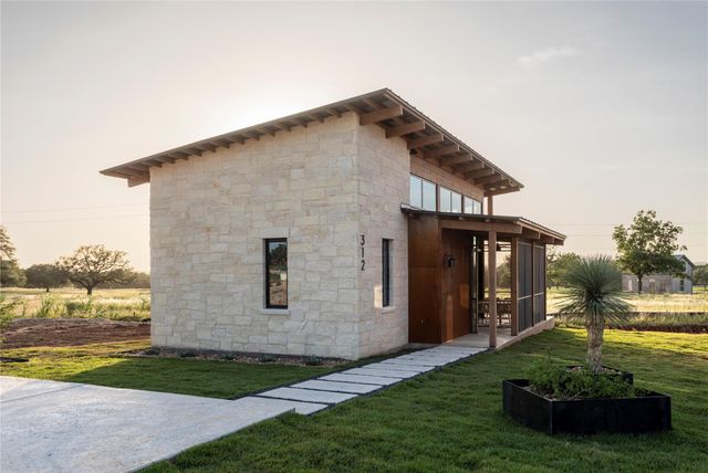 9361 W Us Highway 290 4, Hye, TX 78635