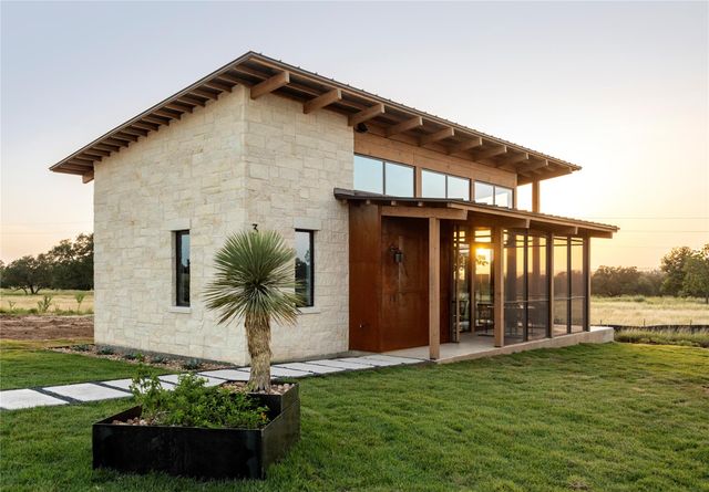 9361 W Us Highway 290 4, Hye, TX 78635