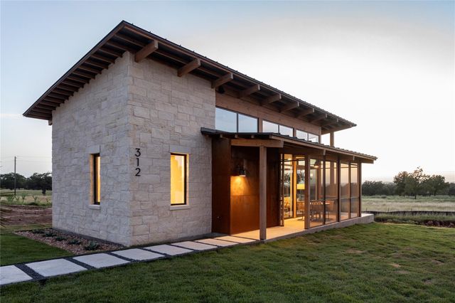 9361 W Us Highway 290 4, Hye, TX 78635