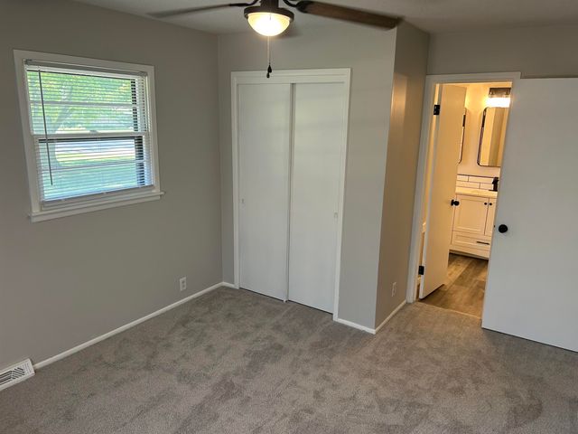 1300 S Fieldcrest St, Wichita, KS 67209