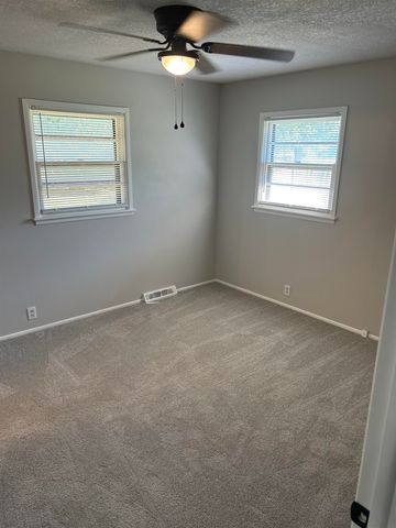 1300 S Fieldcrest St, Wichita, KS 67209