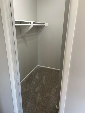 1300 S Fieldcrest St, Wichita, KS 67209