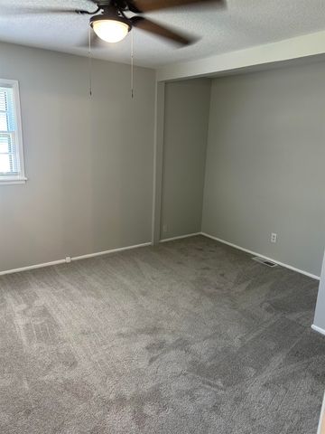 1300 S Fieldcrest St, Wichita, KS 67209