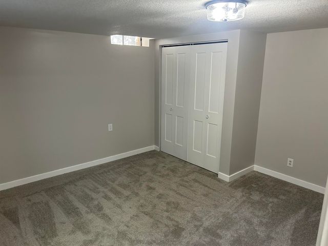 1300 S Fieldcrest St, Wichita, KS 67209