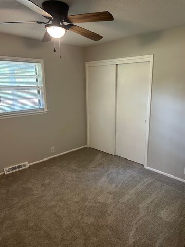 1300 S Fieldcrest St, Wichita, KS 67209