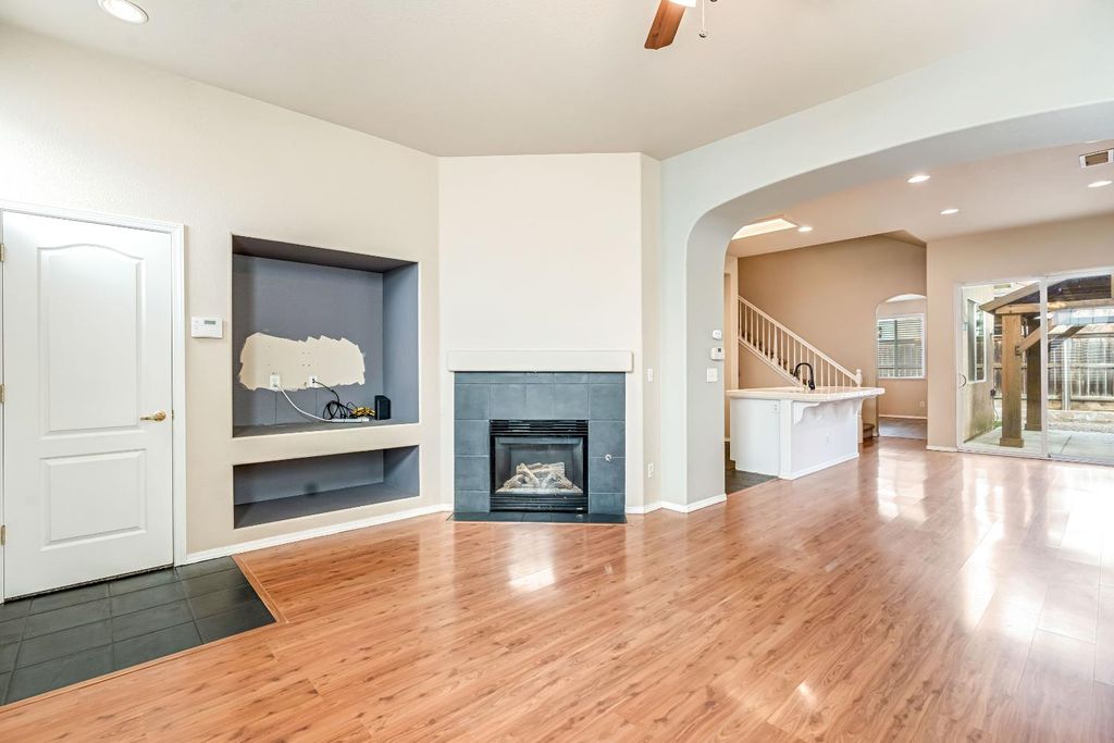 Image 5 of property listing at 4088 W Fig Tree Lane, Fresno, CA 93722