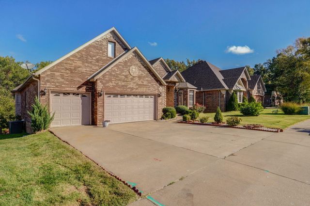 3913 W Maplewood Street, Springfield, MO 65807