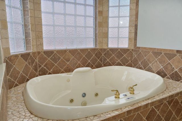 3913 W Maplewood Street, Springfield, MO 65807