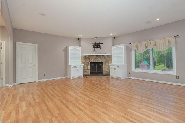 3913 W Maplewood Street, Springfield, MO 65807