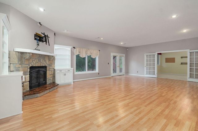 3913 W Maplewood Street, Springfield, MO 65807