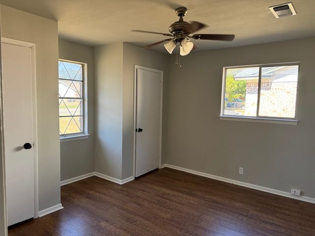1413 Phillips Street, Cleburne, TX 76033