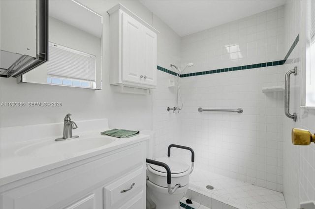 11711 NW 29th St, Sunrise, FL 33323