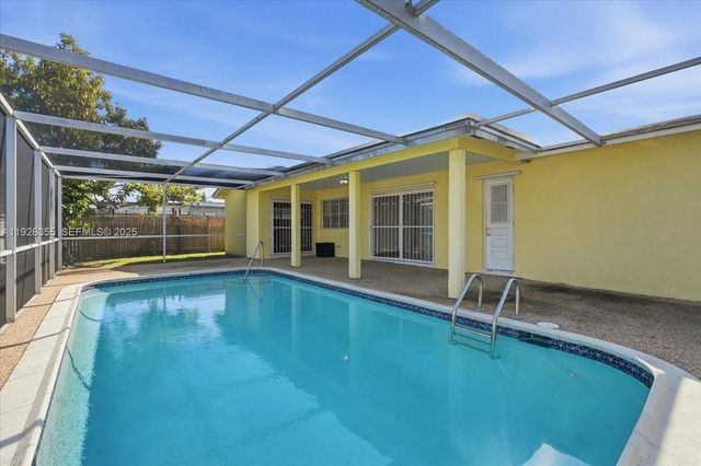 11711 NW 29th St, Sunrise, FL 33323