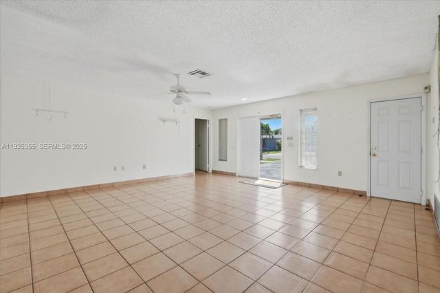 11711 NW 29th St, Sunrise, FL 33323