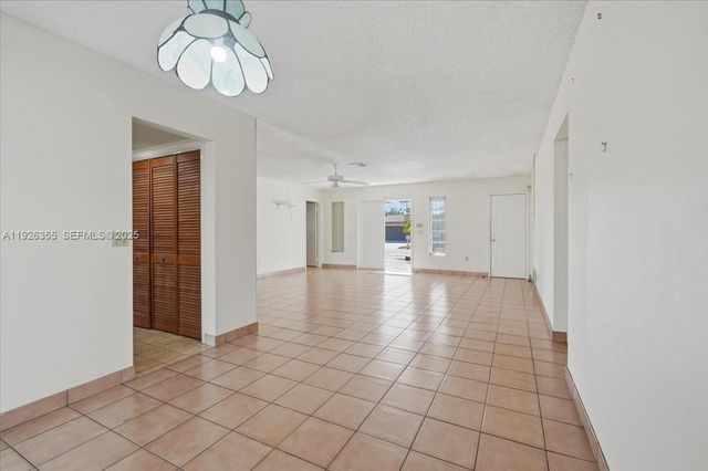 11711 NW 29th St, Sunrise, FL 33323
